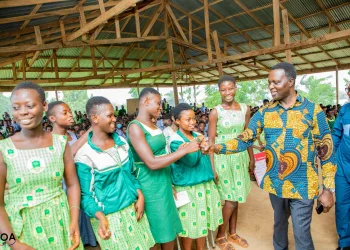 Dr. Yaw Osei Adutwum fun time with students of Assin State College