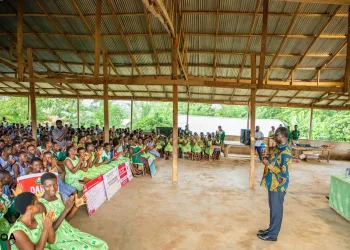 Dr. Yaw Osei Adutwum with students of ASCO