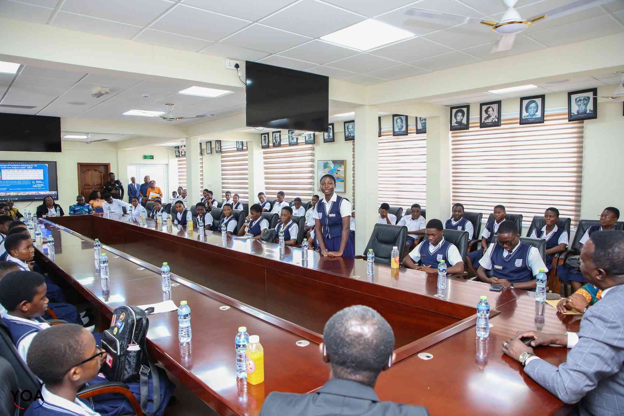 Ejisuman Students with Dr. Adutwum